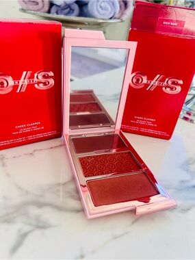 ONE/SIZE
NIB ONE/SIZE Patrick Starrr Cheek Clapper 3D Blush Trio
In Rich Babe